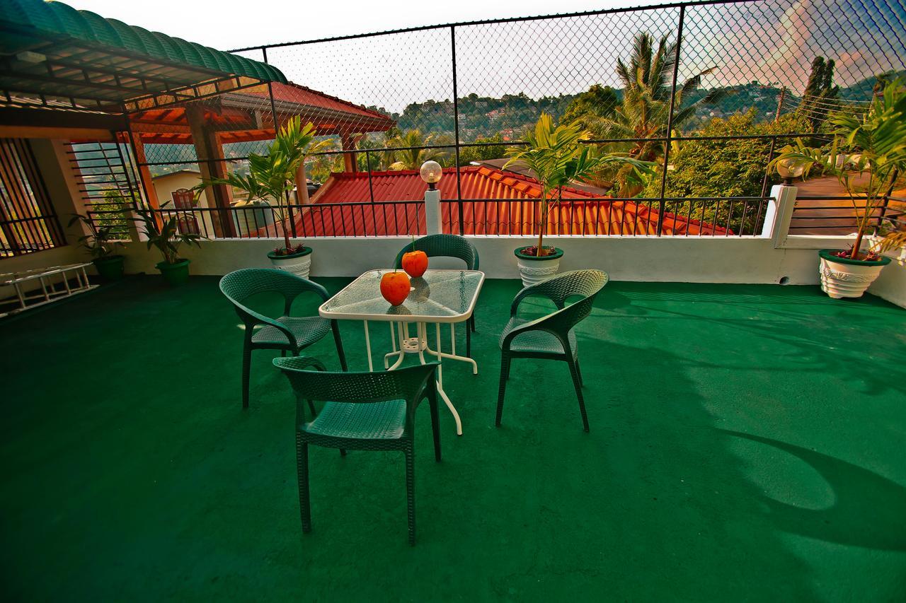 Kandyan Fo Rest Exterior foto